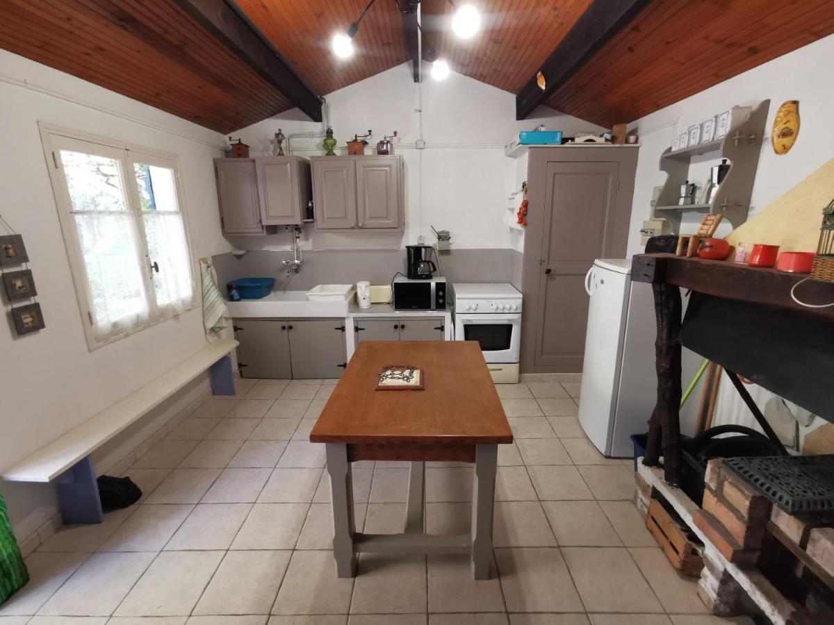 לה באסט Maisonnette En Pleine Nature מראה חיצוני תמונה